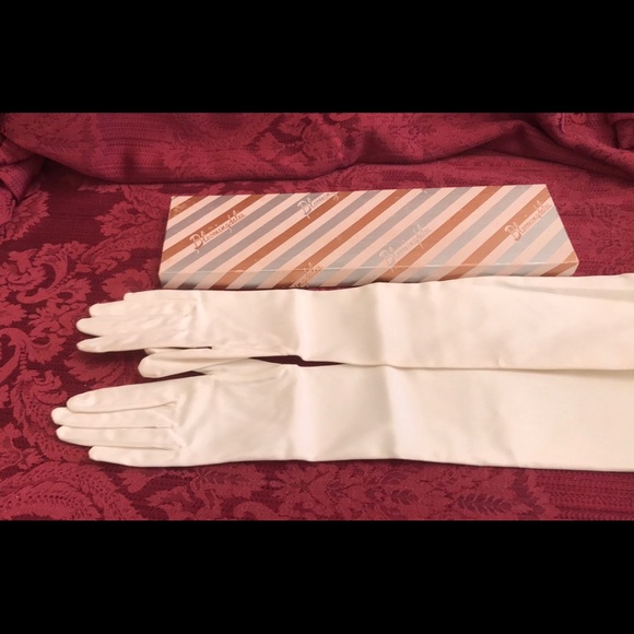 Accessories - Vintage Bloomingdales White Evening Gloves